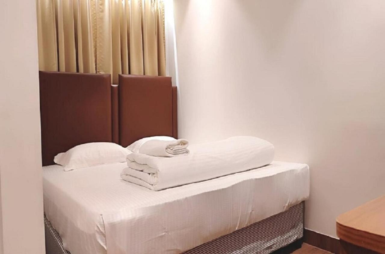 Staymaker Hotel Mohan Palace Baharampur Экстерьер фото