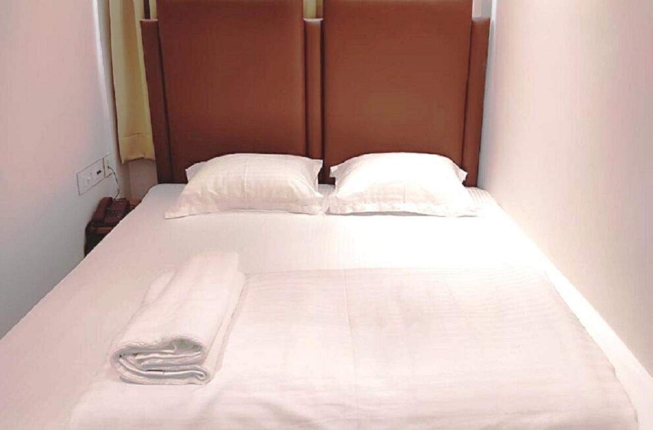 Staymaker Hotel Mohan Palace Baharampur Экстерьер фото
