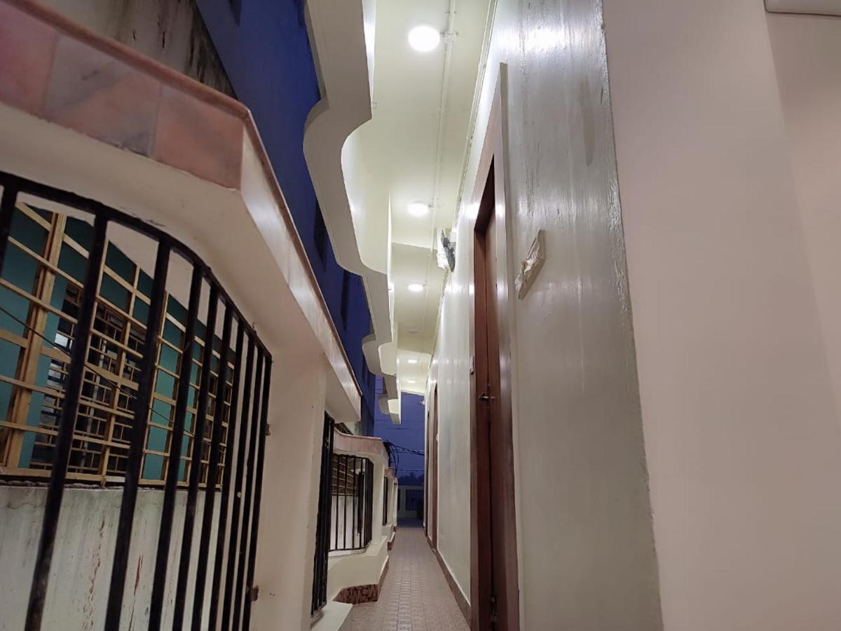 Staymaker Hotel Mohan Palace Baharampur Экстерьер фото