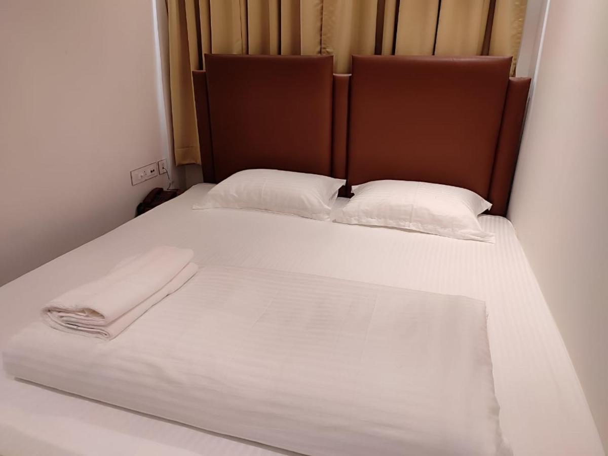 Staymaker Hotel Mohan Palace Baharampur Экстерьер фото